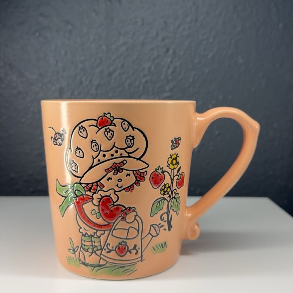 Vintage Peach Mug Strawberry Shortcake